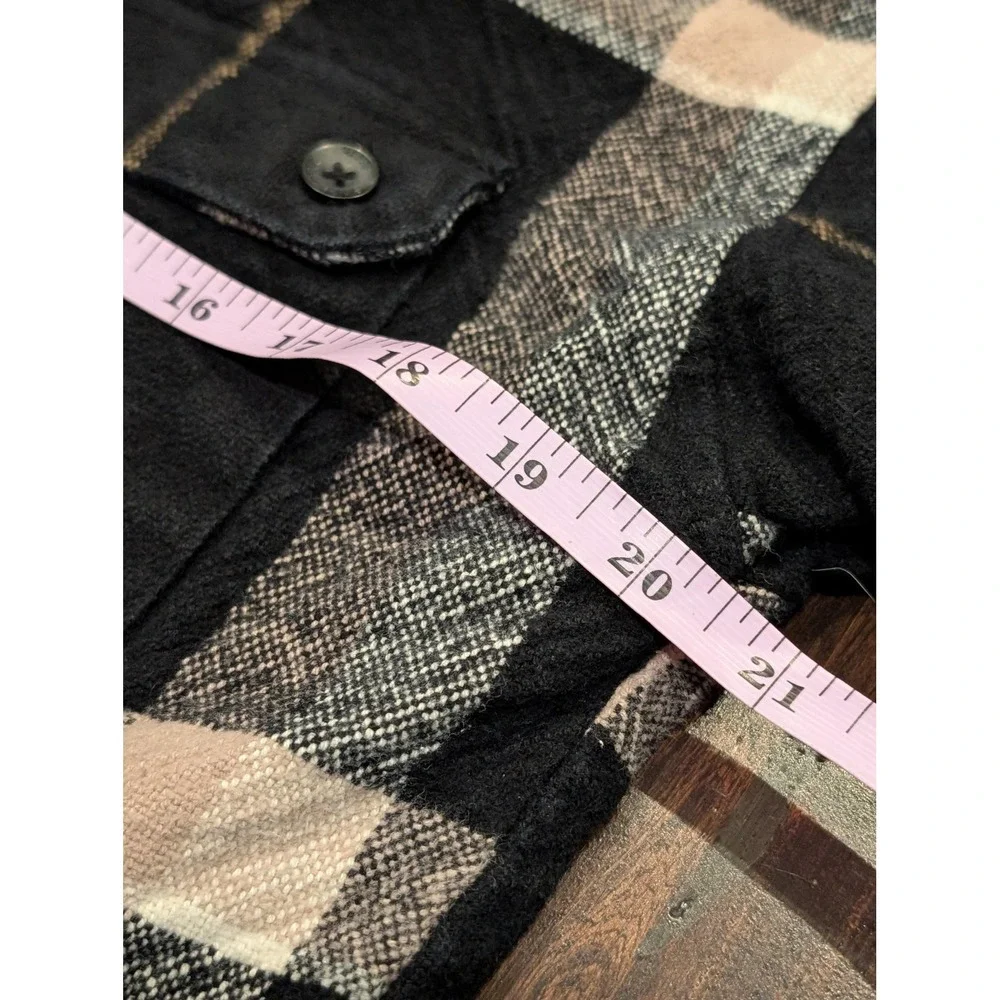 Vans Shirt Mens Medium Black Gray Plaid‎ Flannel Checked Heavy Buttons VN0A7R03